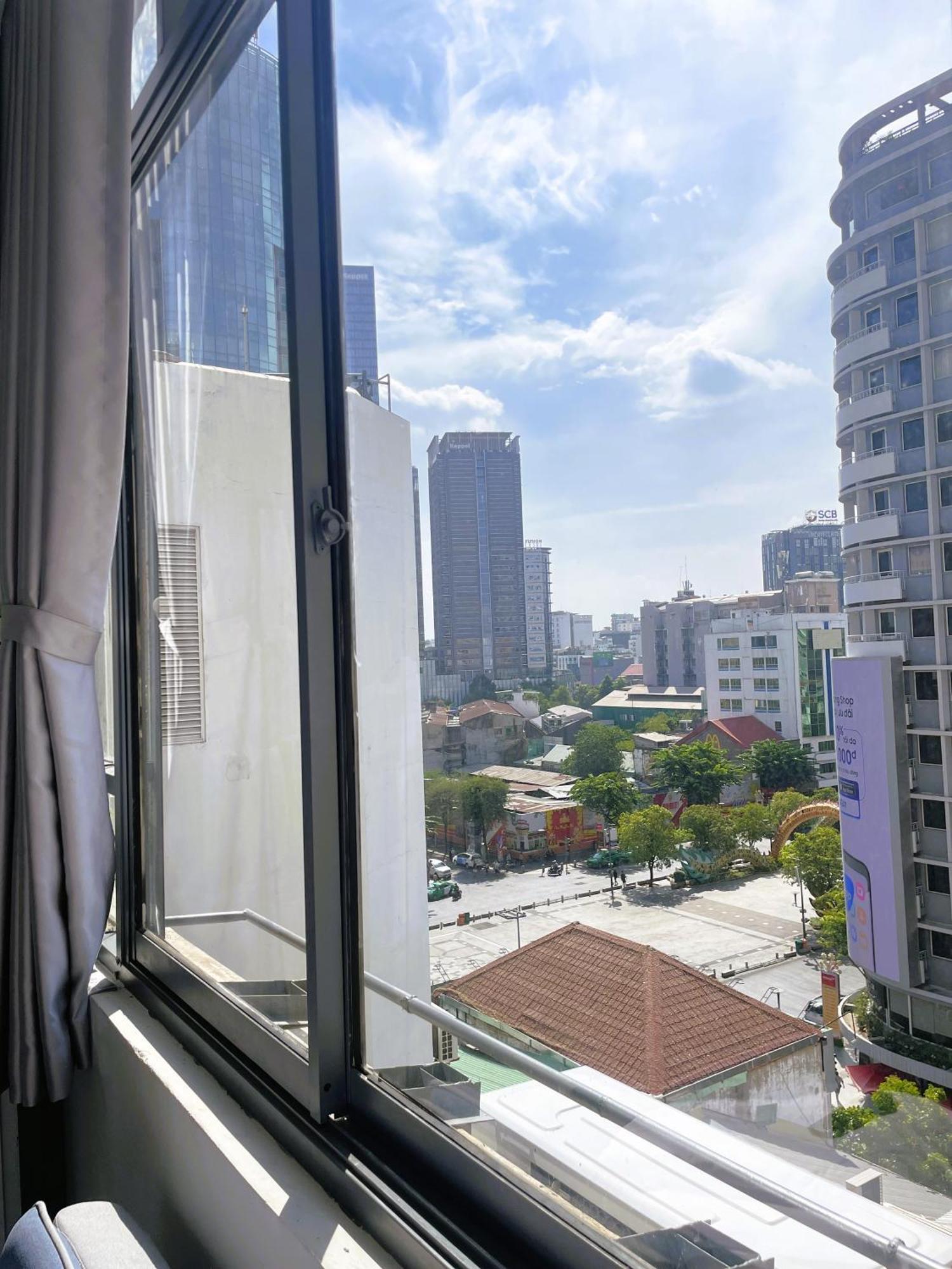 6even - Pho Di Bo Nguyen Hue * Ho Chi Minh City